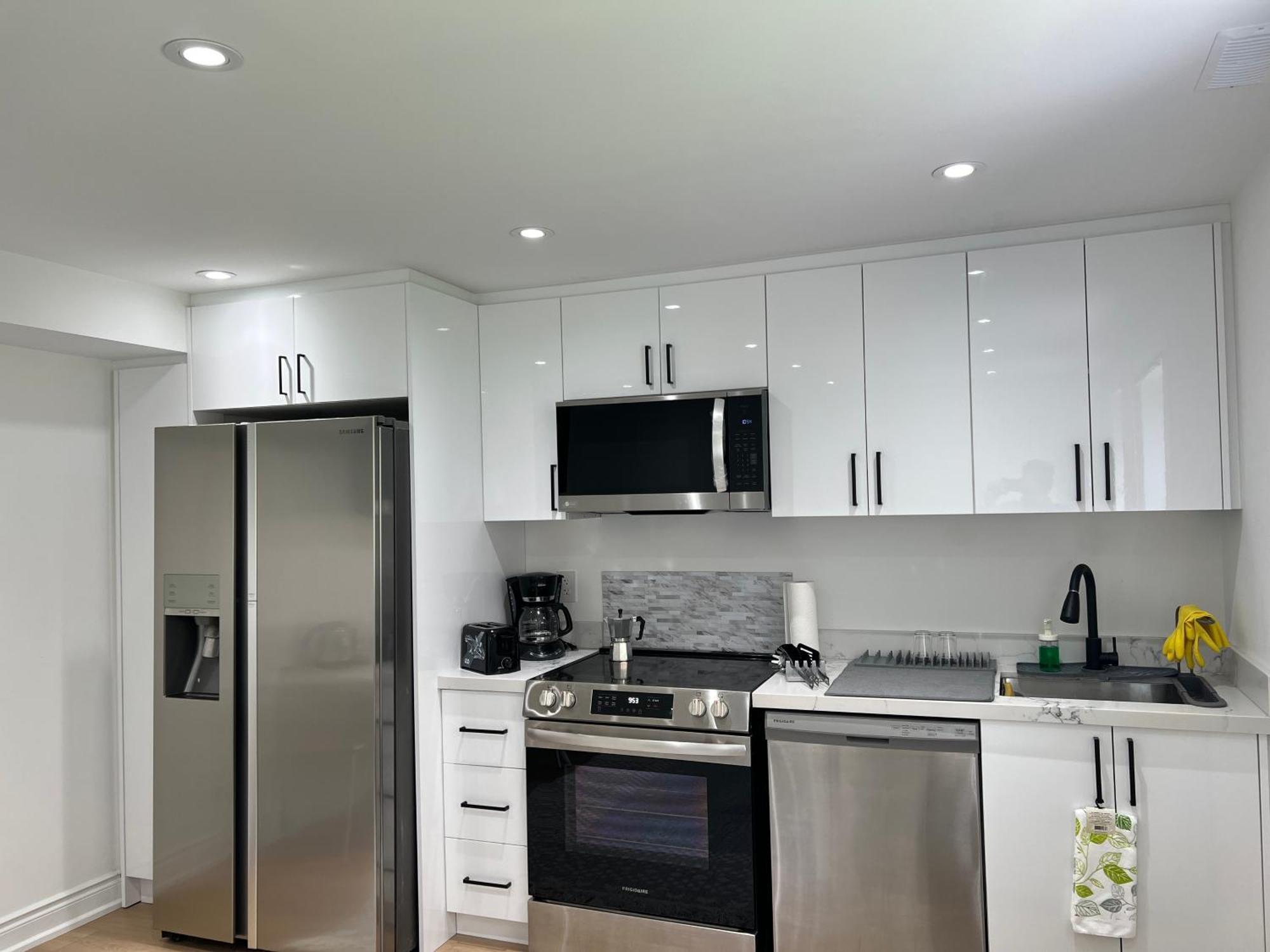 Cozy, Brand-New, 2Bdr,Walkout Apt, Free Parking Richmond Hill Εξωτερικό φωτογραφία