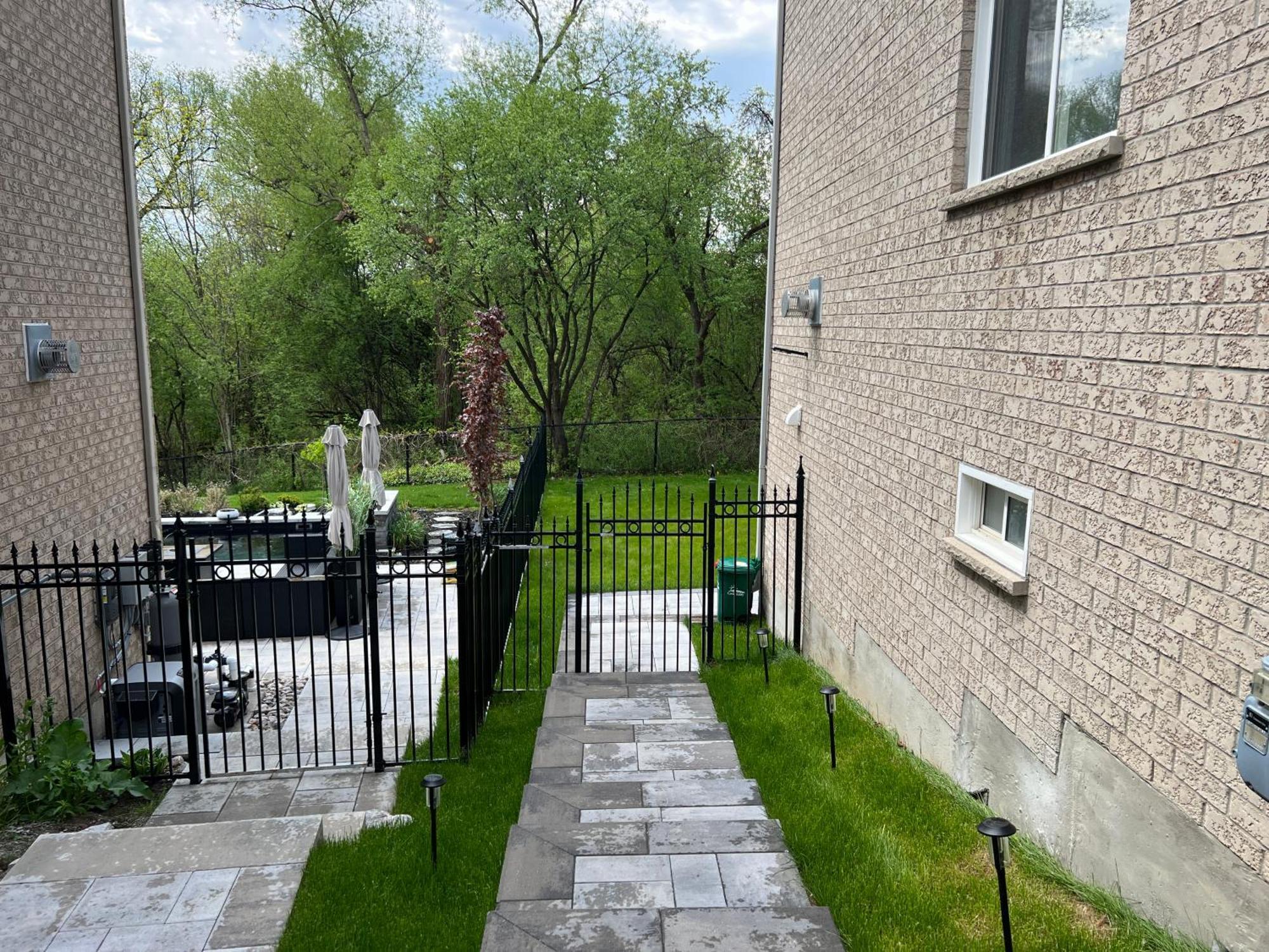 Cozy, Brand-New, 2Bdr,Walkout Apt, Free Parking Richmond Hill Εξωτερικό φωτογραφία