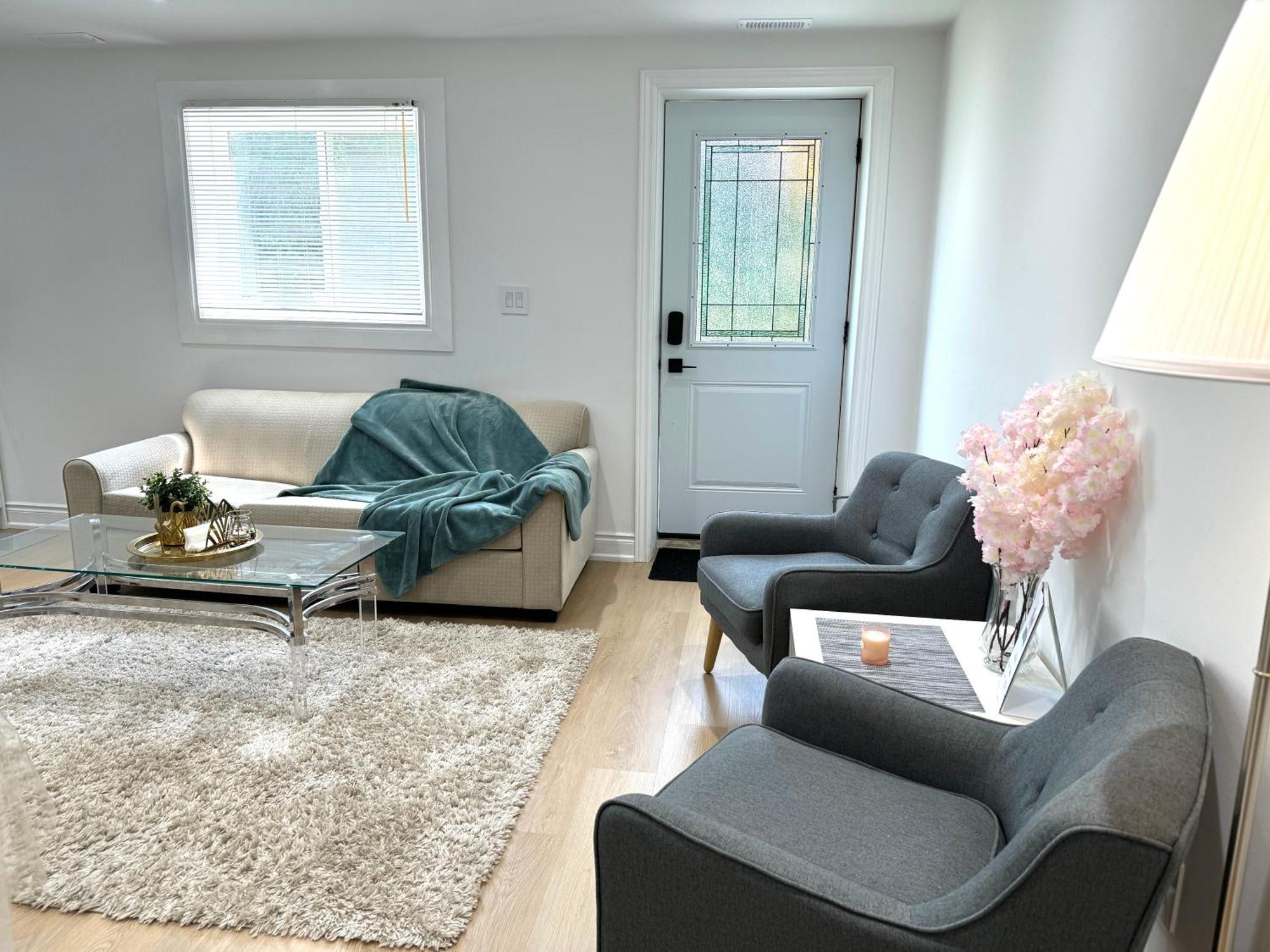 Cozy, Brand-New, 2Bdr,Walkout Apt, Free Parking Richmond Hill Εξωτερικό φωτογραφία