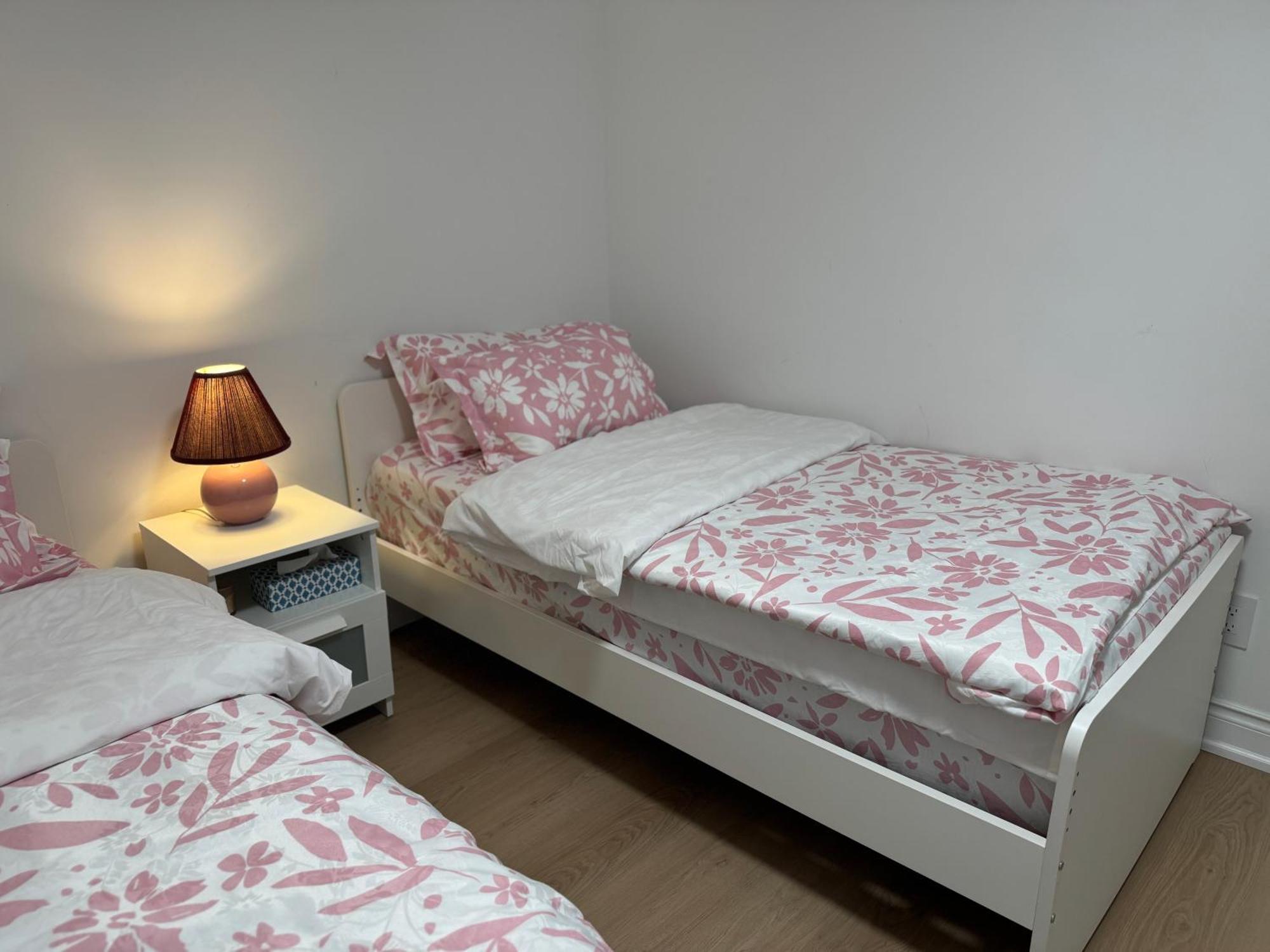 Cozy, Brand-New, 2Bdr,Walkout Apt, Free Parking Richmond Hill Εξωτερικό φωτογραφία